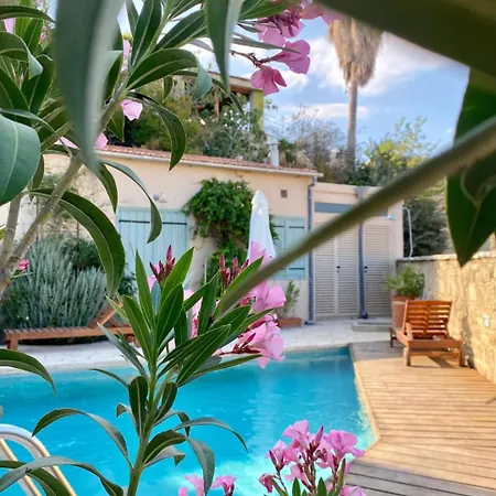 Eveleos Apartman Tóhni