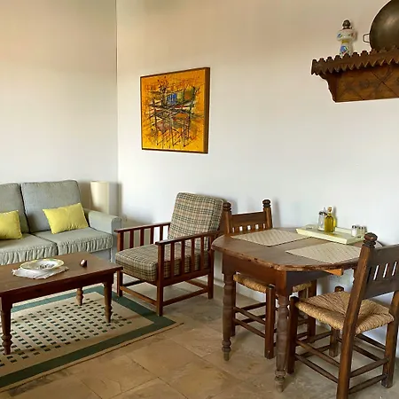 Eveleos Apartman Tóhni