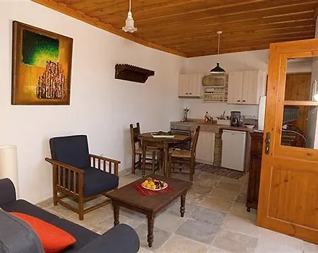 Eveleos Apartman Tóhni