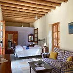 Eveleos Apartment Tochni