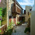 Eveleos Apartment *