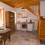 Eveleos Apartment Tochni