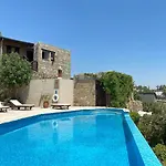 Eveleos Apartment *
