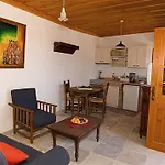 Eveleos Apartment Tochni