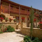 Eveleos Apartment *