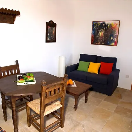 Eveleos Apartamento *