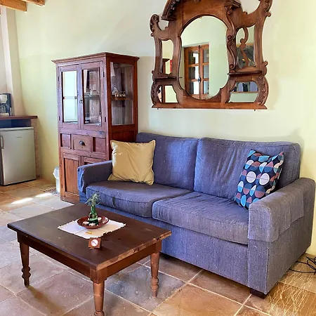 Apartament Eveleos *