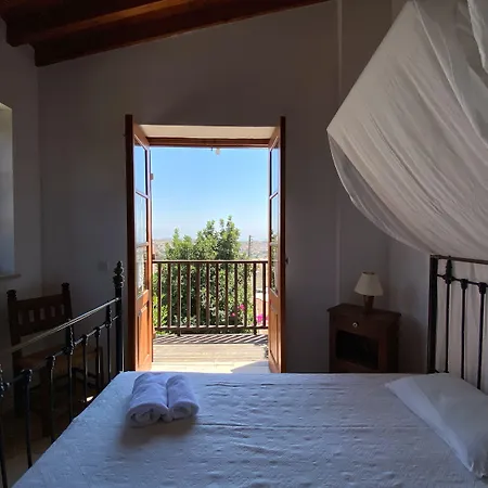 Eveleos Apartament *