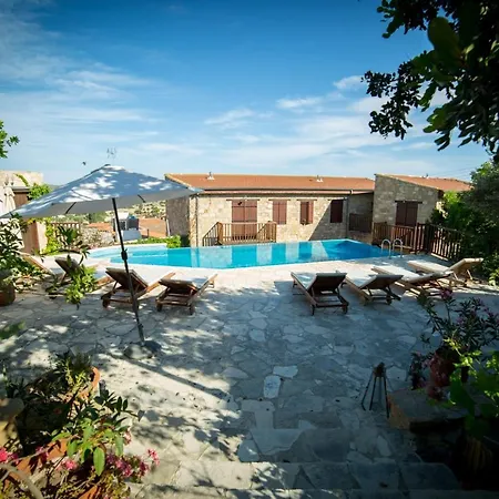 Eveleos Apartamento *