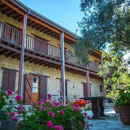 Eveleos Apartamento Tochni