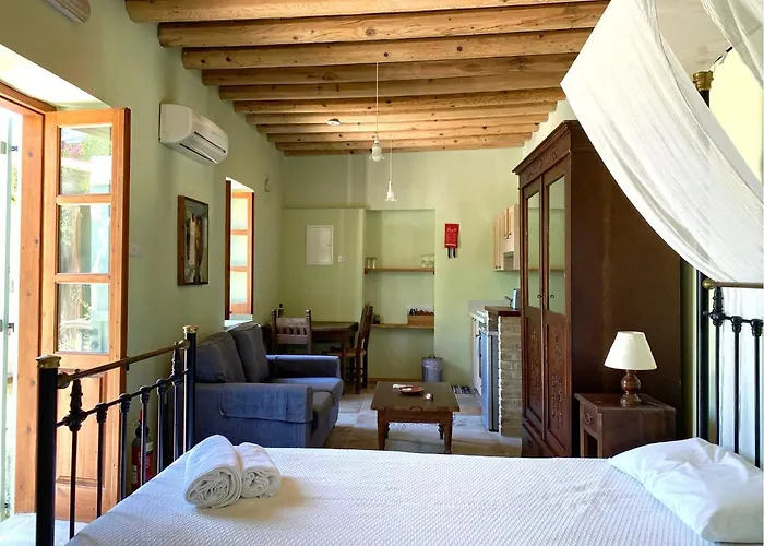 Eveleos Appartement Tokhni